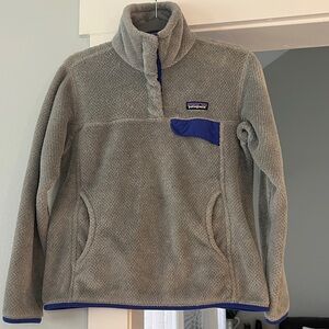 Patagonia Gray Snap-T Fleece with Blue Trim 3 Pockets size S